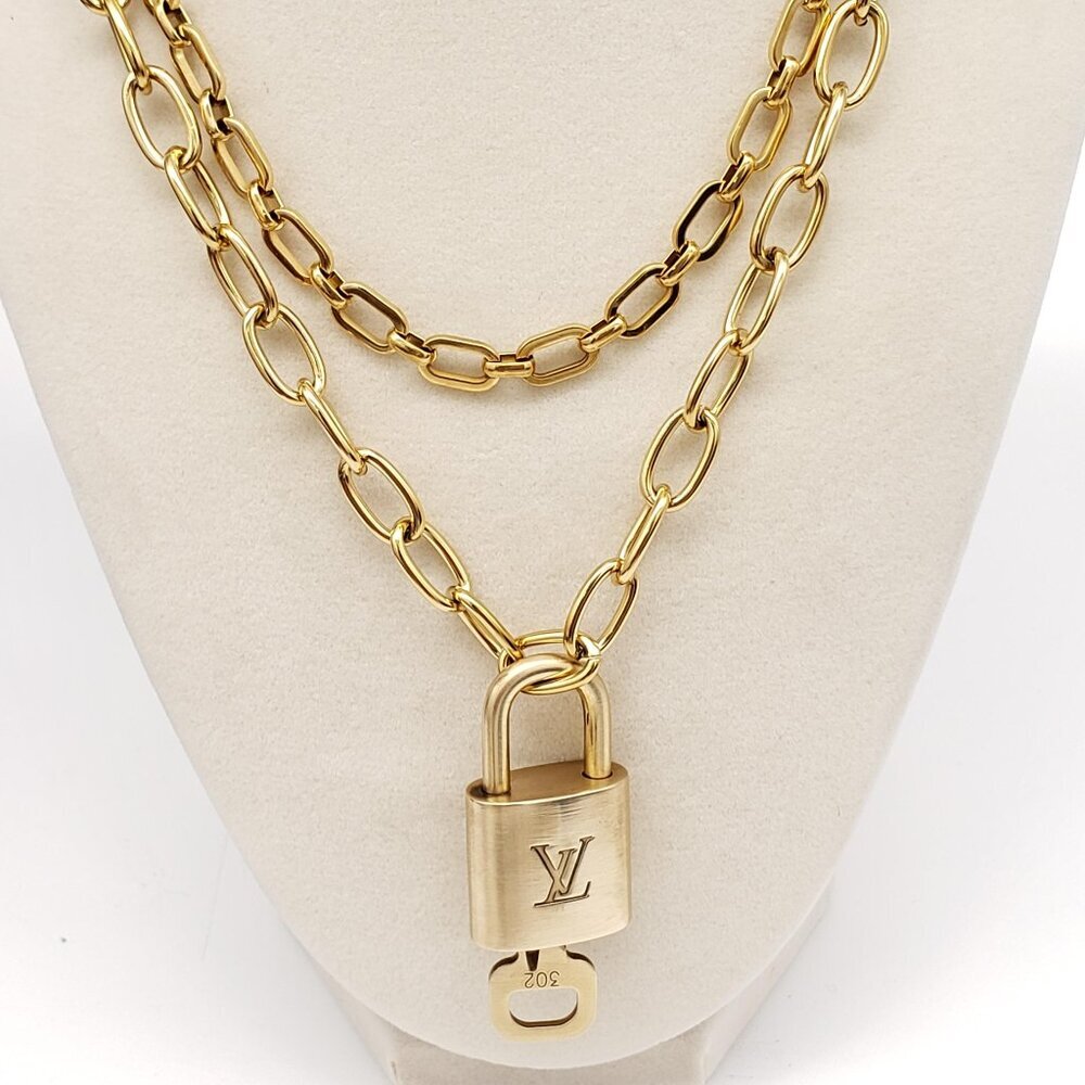 Authentic Louis Vuitton Gold Padlock w/ Unbranded Fashion Stainless Steel Chain - Picture 4 of 8